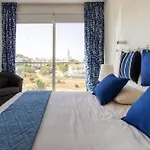 Apartment Seafront Stylish Apt, *