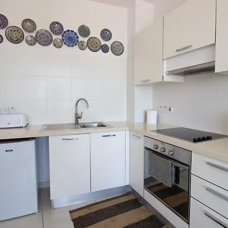 Seafront Stylish Apt,