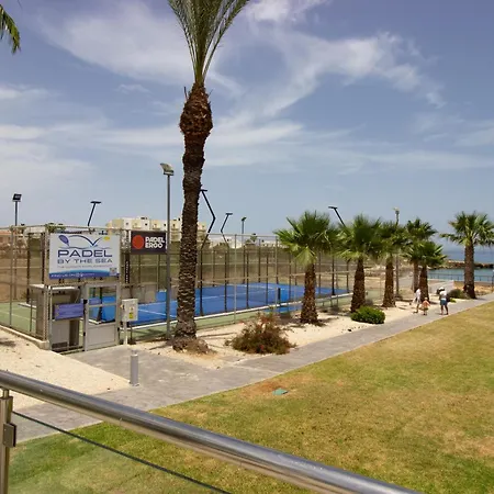 Seafront Stylish Apt, Protaras
