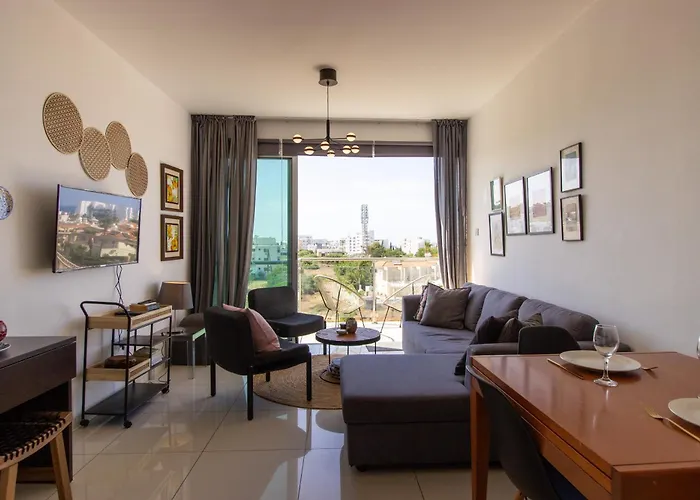 Seafront Stylish Apt, *