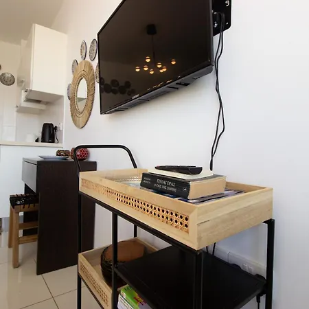 Apartament Seafront Stylish Apt,