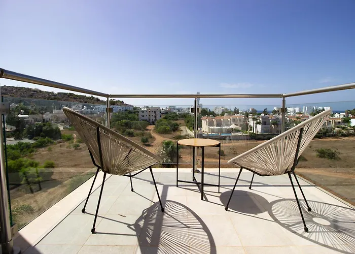 Seafront Stylish Apt, Appartamento Protaras