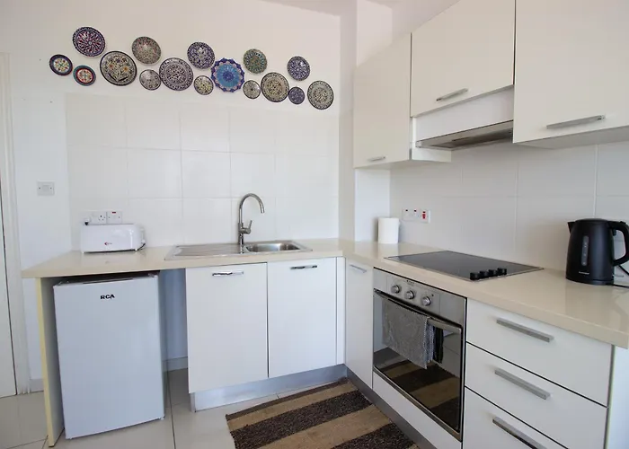 Seafront Stylish Apt,