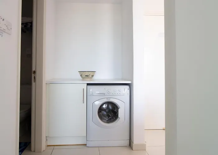 Seafront Stylish Apt, Appartamento *